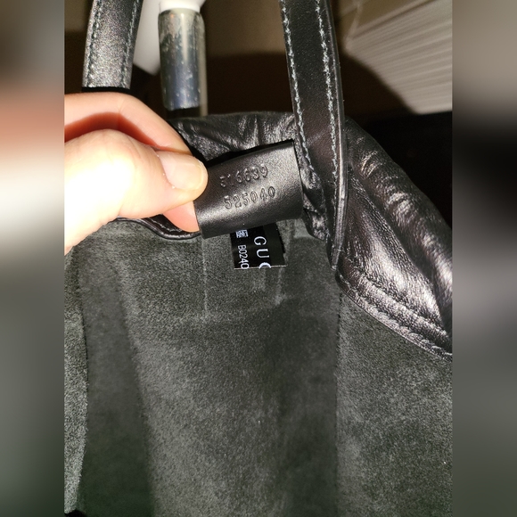 100% guaranteed authentic GUCCI leather drawstring backpack EUC - Picture 7 of 9